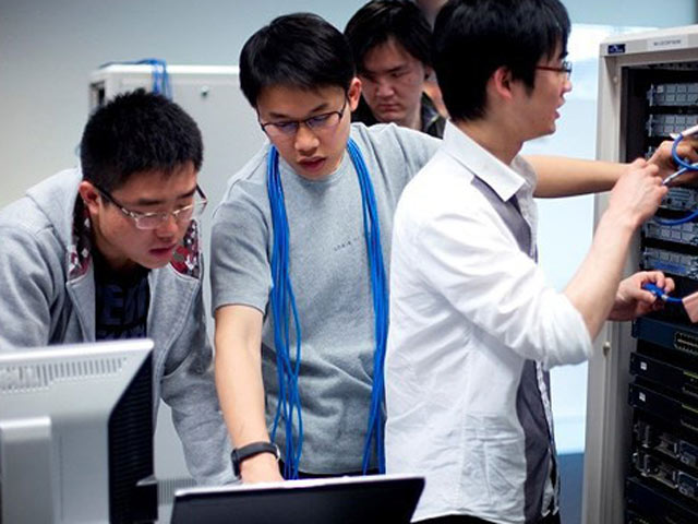 Bộ trưởng Bộ GD-ĐT: “Chỉ có 30% cử nhân công nghệ thông tin ra trường làm việc được ngay”